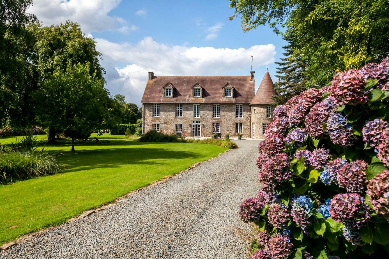 Manoir De La Porte Hotel Sainte-Pience Exterior photo